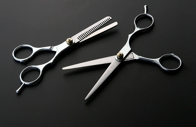 Два конца, два кольца: из чего делают парикмахерские ножницы