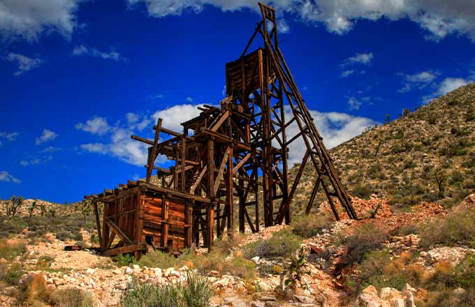 Почему не закрывают заброшенные шахты в Неваде?